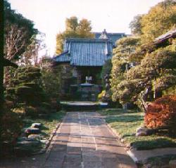 tennocho-shrine-approach.jpg