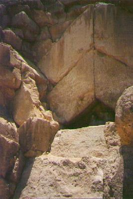 giza-cheops-false-entrance.jpg