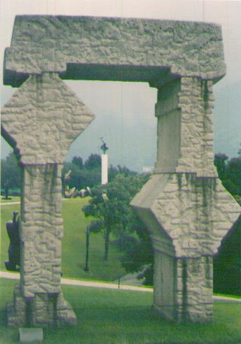 hakone-archway.jpg