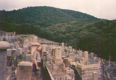 kiyomizudera-cemetary.jpg