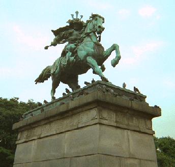 palace-statue.jpg